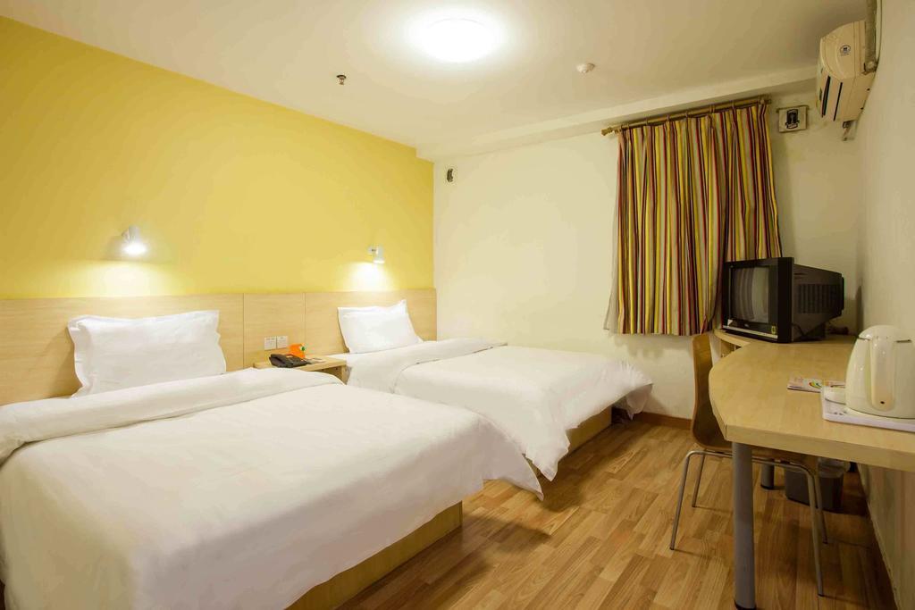 7Days Inn Heyuan Cultrual Palace Renren Le Room photo